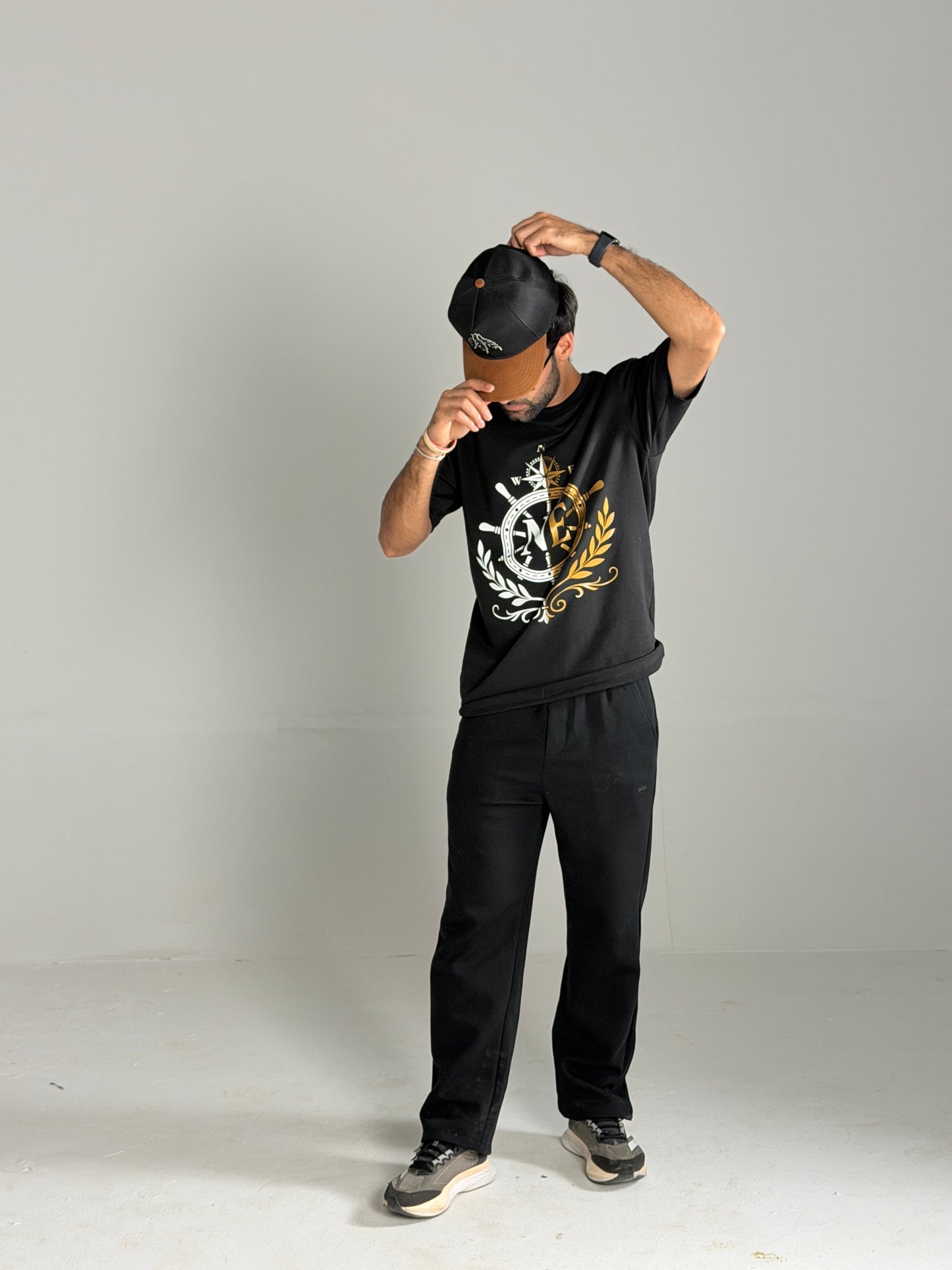 Multi shade T-shirt  - Black – Gold Crest